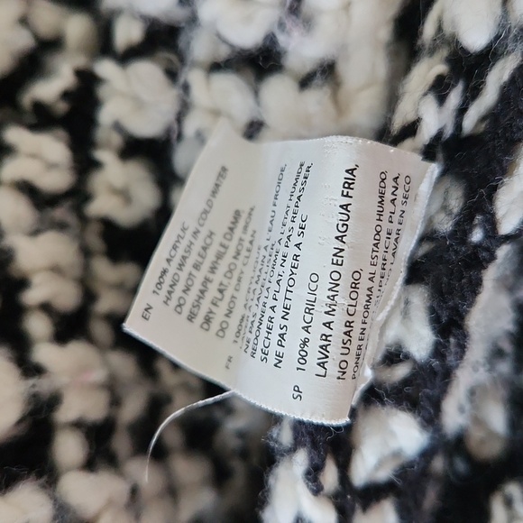 Vintage Contrast Knit Sweater - Picture 7 of 9